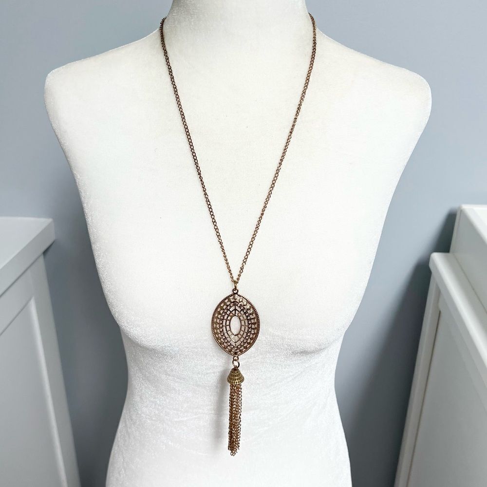 🍭6/$30 Gold tone tassel fringe pendant long necklace